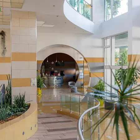 Trakia Plaza & ساني بيتش