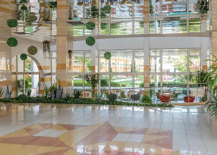 Hotel Trakia Plaza & 4*