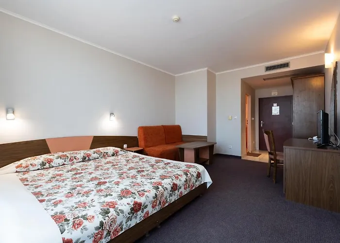 Hotel Trakia Plaza & 4*